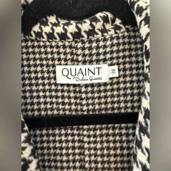 Quaint Black and White Houndstooth Wool Cashmere Coat